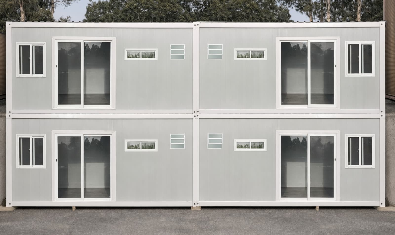 Containers empilhados para depósito ou armazenagem